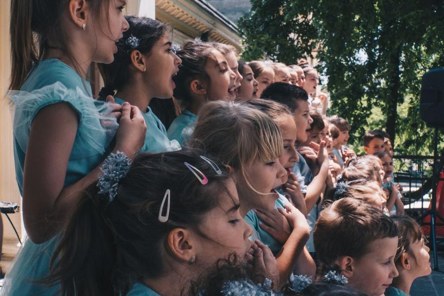 Mini-koncert gradskog dečijeg hora ŠARENI VOKALI - 11. jun<br />
